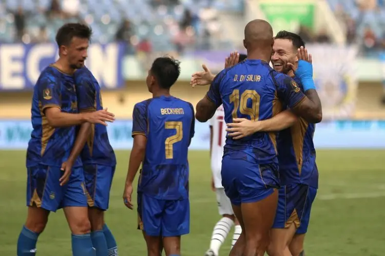 Didominasi Legiun Asing! Inilah Gambaran Starting Eleven Persib Bandung Besutan Bojan Hodak di Liga 1 2024/2025