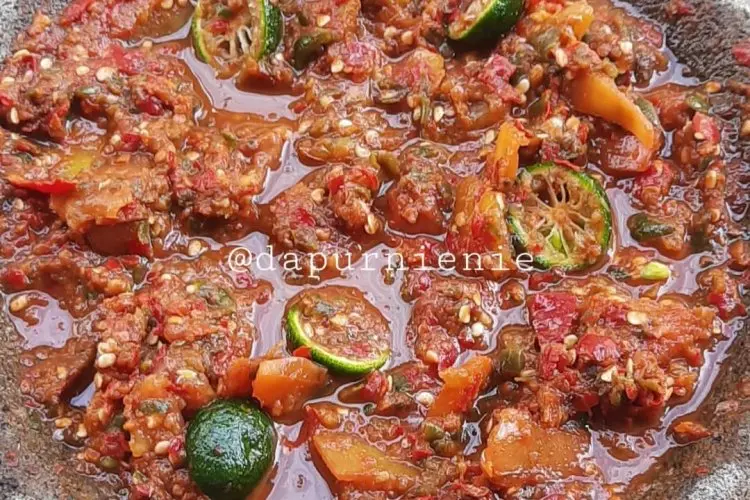 Resep Rahasia Sambal Dadak Terasi Pedas Mantap, Bikin Nagih Sampai Tetes Terakhir!
