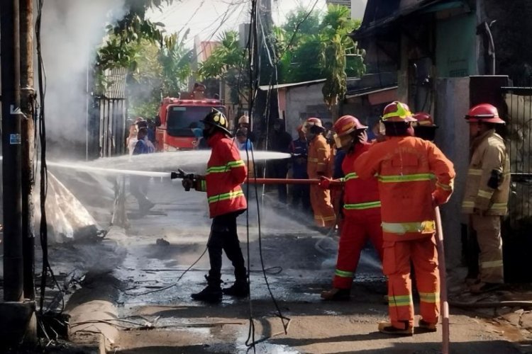 Sekeluarga Tewas Akibat Kebakaran Gudang Perabotan di Bekasi, Ada Suami Istri dan Dua Anak Perempuan