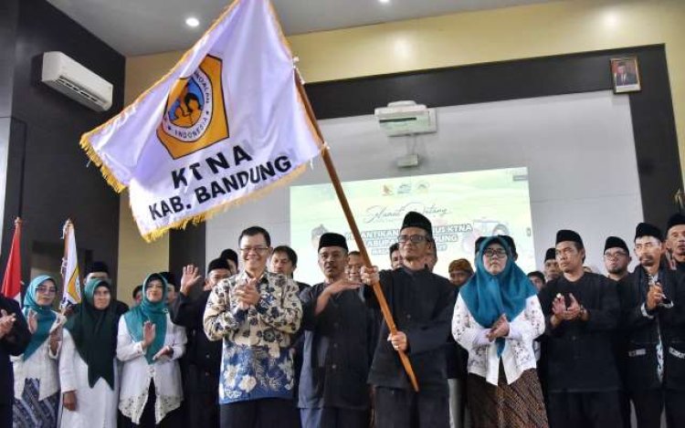 Dadang Supriatna Terus Mendorong Peningkatan Produksi Pertanian di Kabupaten Bandung
