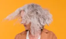 5 Nutrisi untuk Cegah Rambut Beruban di Usia Muda hingga Cegah Kerontokan