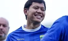 Ini Nomor Punggung Adam Alis di Persib Bandung