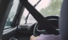 Taklukkan Tanjakan dengan Tenang: Tips dan Trik Mengemudi Mobil Manual untuk Pemula
