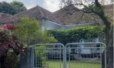 Jadi Tempat Ikonik di Film Dilan, Rumah Milea Kini Dipasang Spanduk Larangan Berfoto