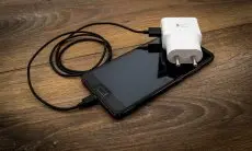 Baterai Low? Jangan Panik! 6 Smartphone dengan Pengisian Daya Tercepat, Bisa Penuh dalam Sekejap!