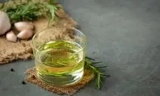 Cara Membuat Minyak Rosemary, Salah Satu Bahan Perawatan Tubuh yang Miliki Aroma Luar Biasa