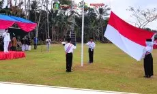 5 Rahasia Agar Tetap Bugar Saat Upacara Bendera: Dijamin Nggak Bakal Pingsan!