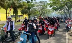 Vespa Antique Club Gelar  Menggelar Kirab Merah Putih di Kota Bandung
