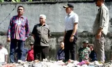 Pemkab Cirebon Buntuti Aksi Pandawara Group Bersih-bersih Pantai Baro Gebang