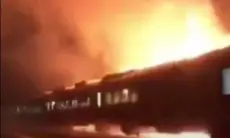 KAI Jelaskan Kronologi Kereta Api Terobos Kobaran Api di Karawang