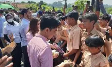 Bukan Dialog, Gibran dan Zulhas Malah Kampanyekan Pasangan Jeje-Abdul Harris ke Warga Lembang