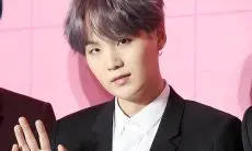 Suga BTS Terlihat Bekerja Memenuhi Tugas Wajib Militer Hari Ini Setelah Kekacauan Pemeriksaan yang Gagal