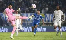Ungkapan Pelatih Arema FC Usai Imbangi Persib di Bandung