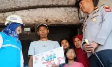 Rayakan HUT ke-79 RI, Donasi Pegawai PLN Nyalakan 7.357 Listrik Gratis bagi Keluarga Kurang Mampu