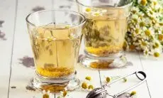 6 Manfaat Teh Chamomile, Minuman Herbal Ajaib yang Baik untuk Kesehatan Tubuh dan Kulit