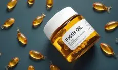Tips dan Manfaat Mengonsumsi Minyak Ikan untuk Perawatan Rambut
