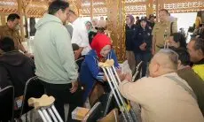 Pemkot Bandung, PT Angkasa Pura dan Kick Andy Foundation Bagikan Kaki Palsu
