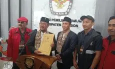 Wahyu Tjiptaningsih Masih Sibuk Urusan Koalisi, Imron Tancap Gas Daftar ke KPU