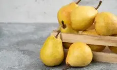 8 Manfaat Buah Pir untuk Kesehatan dan Cocok Jadi Bagian Diet Sehat