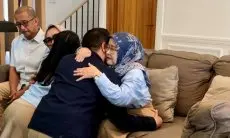 Penuh Haru, Adhitia Yudhistira Mohon Doa Restu sang Bunda Sebelum Daftar ke KPU Cimahi