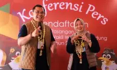 FOTO: Pasangan Arfi Rafnialdi-Yena Iskandar Masoem Daftar Pilwalkot Bandung 2024