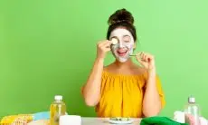 8 DIY Masker untuk Nutrisi Area Bawah Mata dan Cegah Kerutan
