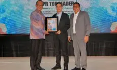 FOTO: Sekretaris Perusahaan Bank Muamalat Raih Top Public Relations Leader 2024