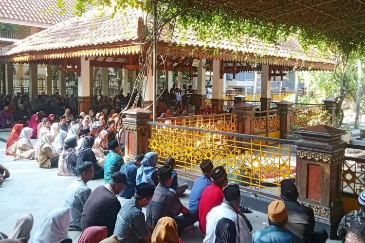 Menelusuri Jejak Spiritual di Kota Santri: 5 Makam Tokoh Agama Terkemuka di Jombang yang Wajib Dikunjungi