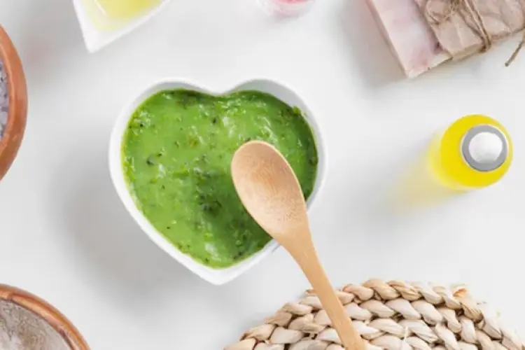 Tips Perawatan Rambut Berkilau, Coba Masker Kacang Hijau dan Pisang