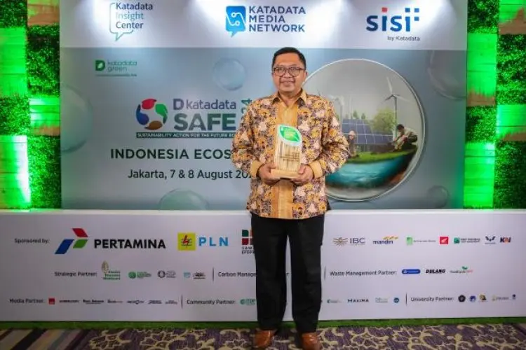 Terapkan Teknologi Ramah Lingkungan, bank bjb Raih Katadata Green Initiative Awards 2024