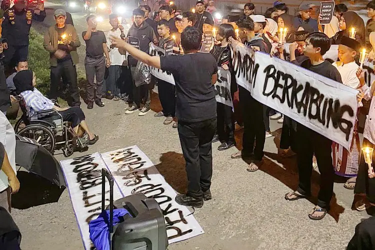 Aksi Damai Pemuda Rumpin Minta Penjabat Bupati Bogor Tegas Melaksanakan Perbup Jam Operasional Truk Tambang