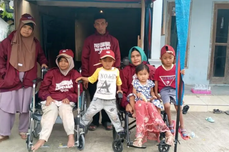Buktikan Bisa Berkarya, Disabilitas di Cikalongwetan KBB Buka Waroeng Difabel