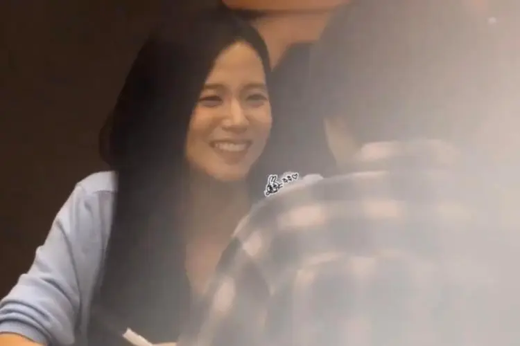 Mengobrol Langsung dengan BLINK di Acara Ulang Tahun BLACKPINK, Jisoo Terlihat Hampir Menangis