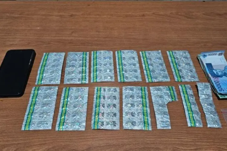 Polisi Sita Ratusan Ribu Butir Obat Keras Terbatas, Tiga Tersangka  Langsung Dibui