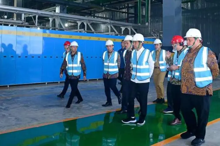 Diresmikan Presiden Jokowi, PLN Pastikan Keandalan Pasokan Listrik untuk Pabrik Baterai Anoda di KEK Kendal