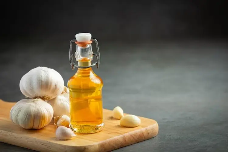 6 Cara Mudah untuk Dapatkan Rambut Kuat dan Berkilau dengan Minyak Bawang Putih
