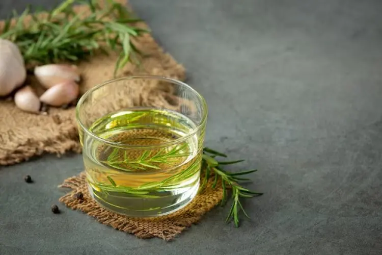 Cara Membuat Minyak Rosemary, Salah Satu Bahan Perawatan Tubuh yang Miliki Aroma Luar Biasa