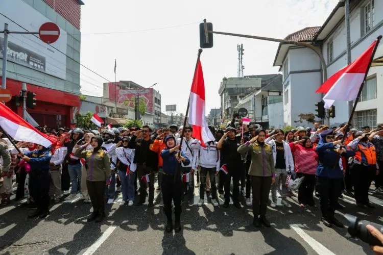 Kala Indonesia Raya Bergema di Seantero Kota Bandung