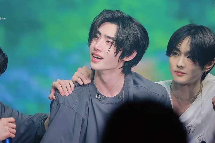 Sunghoon ENHYPEN Terpaksa Harus Putus dari Pacarnya Karena Peraturan Agensi??