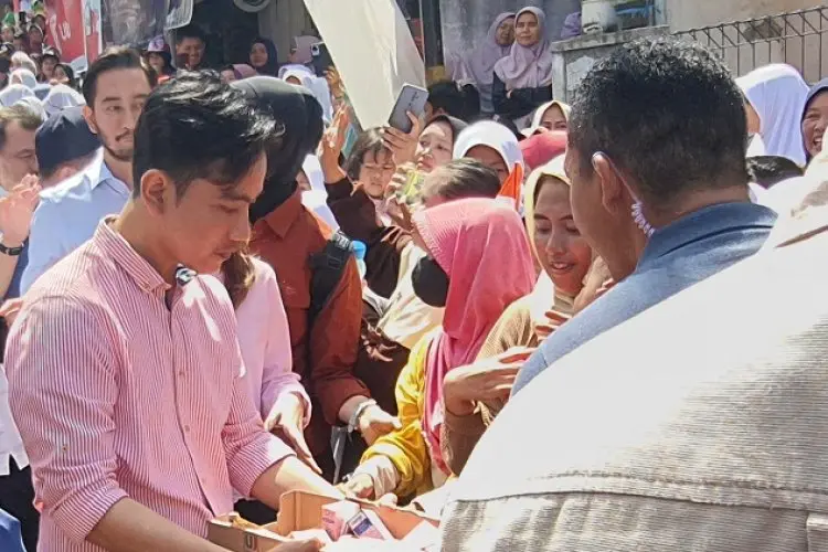 Ditanya Soal Revisi UU Pilkada dan Putusan MK, Gibran dan Zulhas Kompak Bungkam