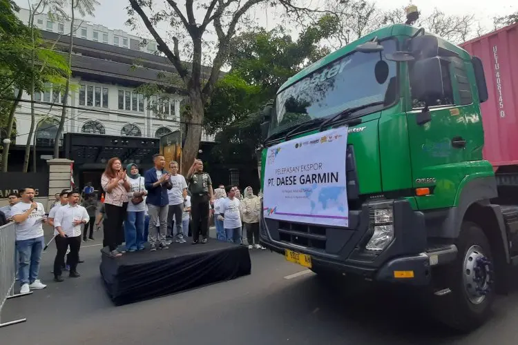 Pemprov Jabar Lepas Produk Jas Senilai Rp2,6 Miliar ke Amerika Serikat