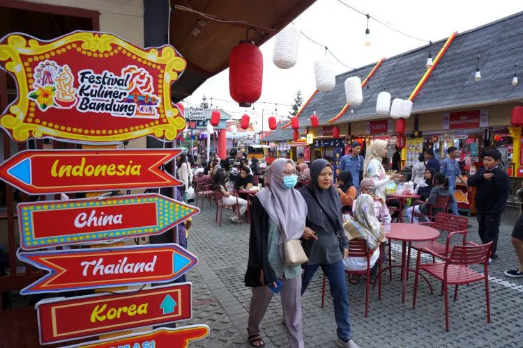 Kota Bandung Jadi Surga Kuliner, Wisatawan Tetap Membludak Saat Long Weekend