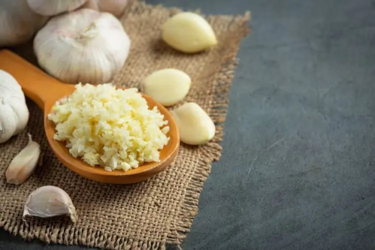 Cara Menggunakan Bawang Putih yang Benar untuk Pengobatan Jerawat