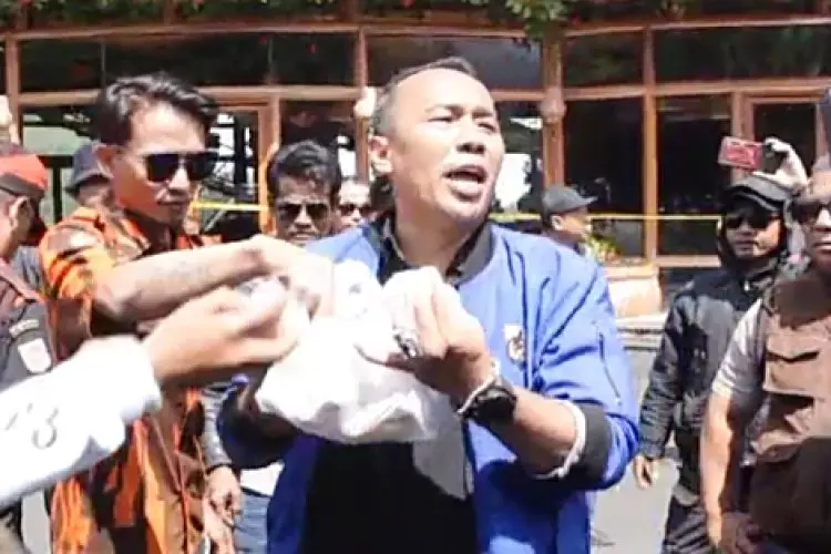 Resto Asep Stroberi Puncak Dilempari Warga Telur Busuk, Ketua KNPI Cisarua: Pemkab Bogor Tidak Adil!