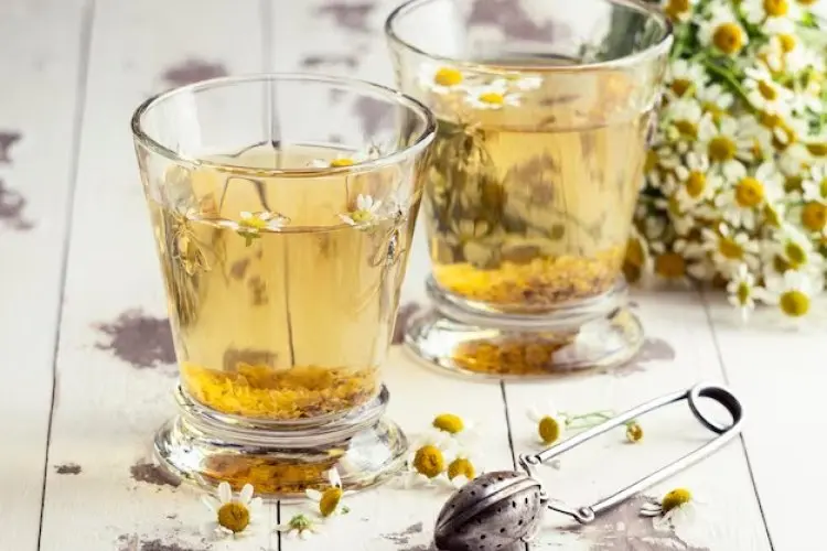 6 Manfaat Teh Chamomile, Minuman Herbal Ajaib yang Baik untuk Kesehatan Tubuh dan Kulit