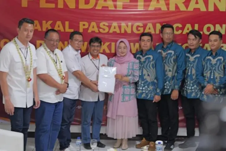 Pasangan Haru Suandharu-R Dhani Wirianata Daftar ke KPU Kota Bandung jadi Patandang di Pilwalkot Bandung 2024