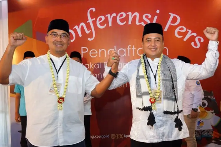 FOTO: Pasangan Farhan-Erwin Daftar di Pilwalkot Bandung 2024