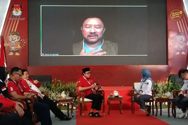 Karier Politik Ronal Surapradja Cawagub PDIP di Pilgub Jabar, Gagal Lolos DPR RI hingga Sebar Baligo Maju di Piwalkot Bandung