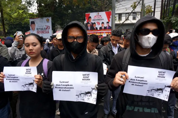 FOTO: Aksi Tolak Revisi UU Pilkada Di Bandung