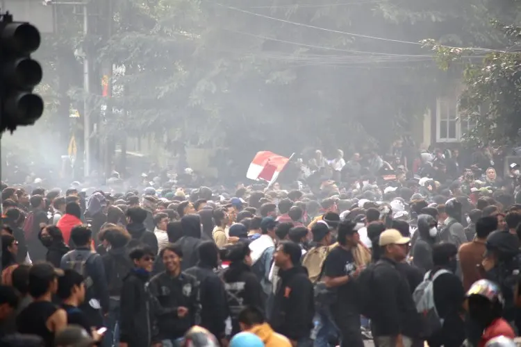 FOTO: Aksi Tolak Revisi UU Pilkada Di Bandung